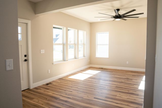 1285 N London Place, Republic, MO 65738