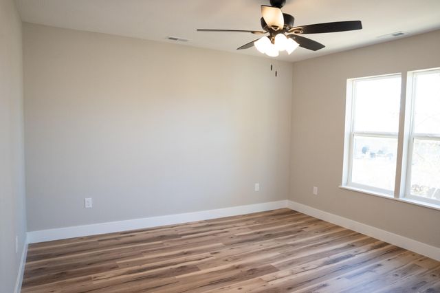 1285 N London Place, Republic, MO 65738