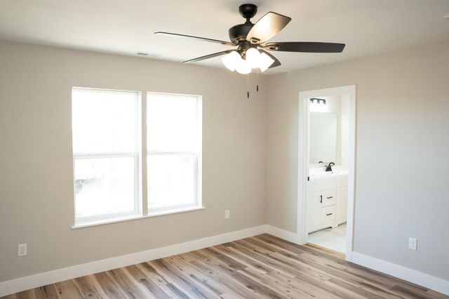 1285 N London Place, Republic, MO 65738