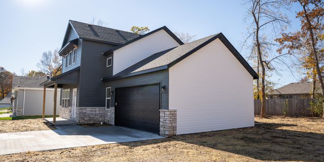 1285 N London Place, Republic, MO 65738