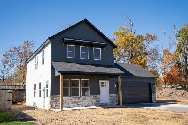 1285 N London Place, Republic, MO 65738