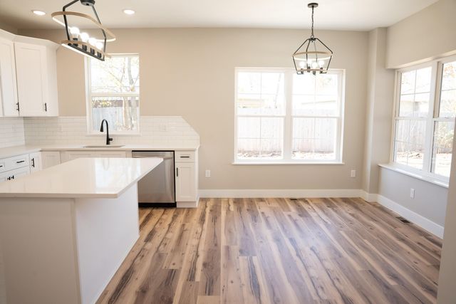 1285 N London Place, Republic, MO 65738