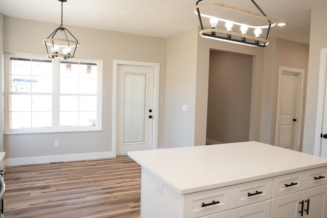 1285 N London Place, Republic, MO 65738