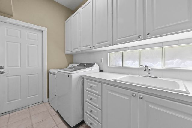 2699 Muskegon Way, West Palm Beach, FL 33411