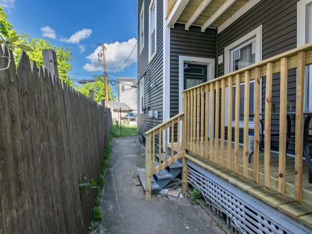 51 Ash Street, Manchester, NH 03104