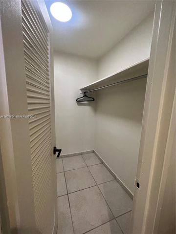 5161 Collins Avenue 1211, Miami Beach, FL 33140