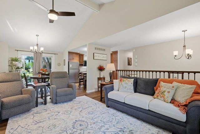 2307 White Oak Trail, Oregon, WI 53575