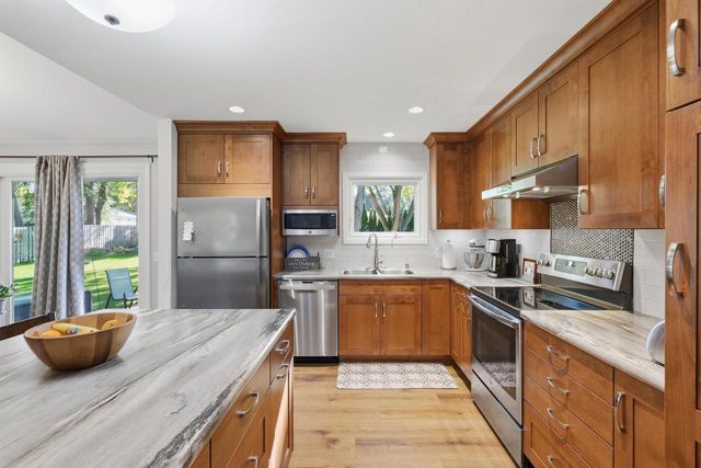 2307 White Oak Trail, Oregon, WI 53575