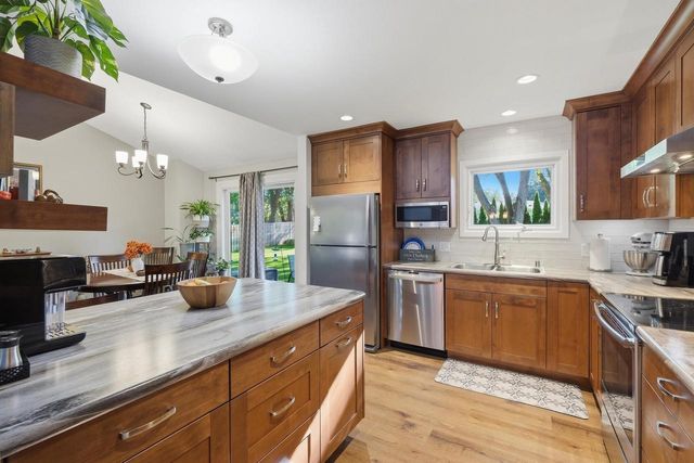 2307 White Oak Trail, Oregon, WI 53575