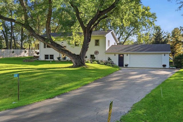 2307 White Oak Trail, Oregon, WI 53575