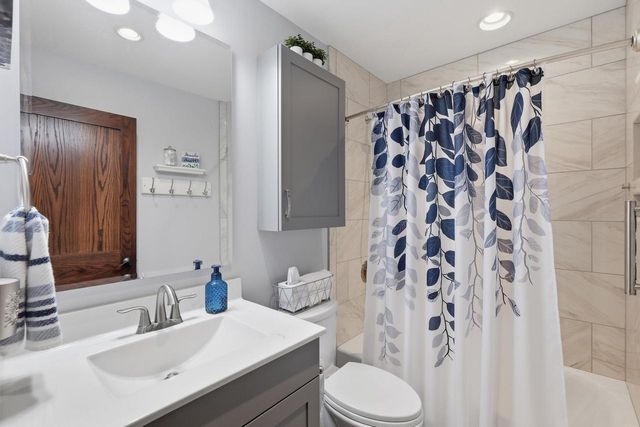 2307 White Oak Trail, Oregon, WI 53575