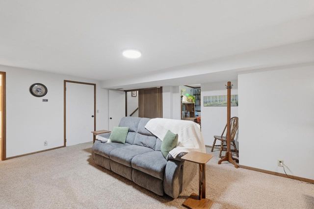 2307 White Oak Trail, Oregon, WI 53575
