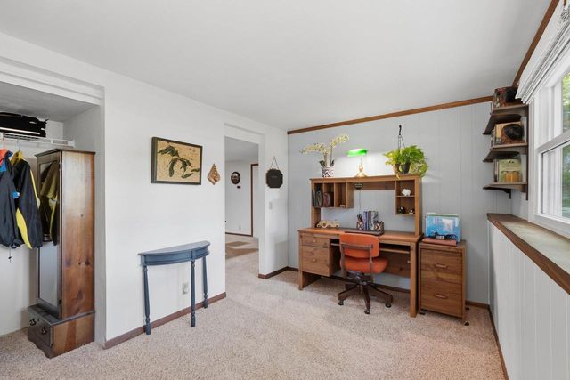 2307 White Oak Trail, Oregon, WI 53575