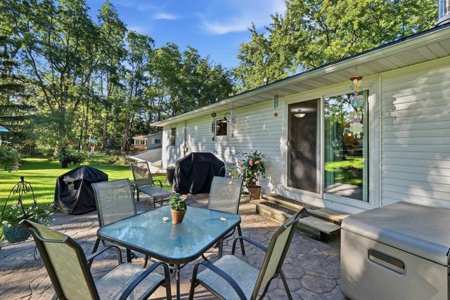2307 White Oak Trail, Oregon, WI 53575