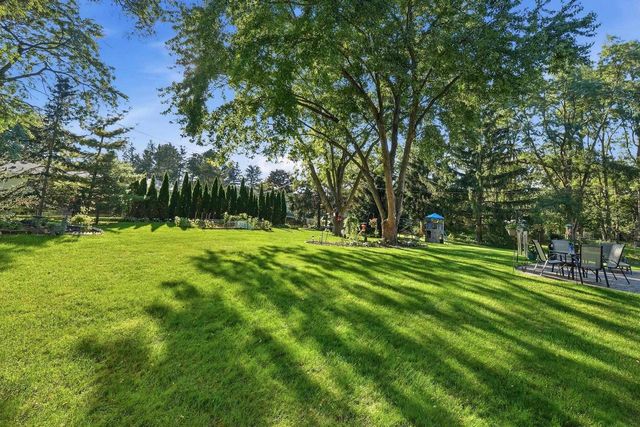 2307 White Oak Trail, Oregon, WI 53575