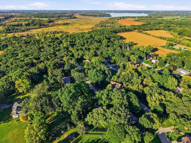2307 White Oak Trail, Oregon, WI 53575