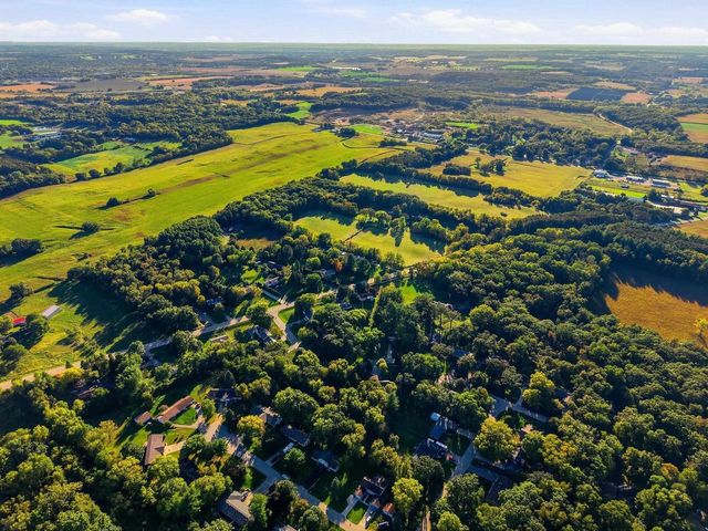 2307 White Oak Trail, Oregon, WI 53575
