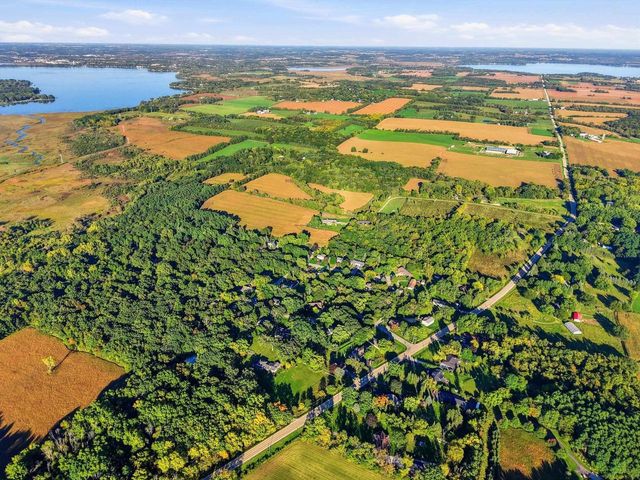 2307 White Oak Trail, Oregon, WI 53575