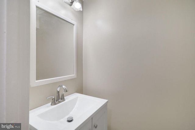 8507 CASTLEMILL CIR, Nottingham, MD 21236