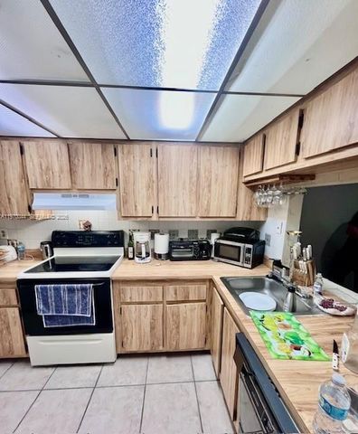 10076 NW 6th Street 201, Pembroke Pines, FL 33024