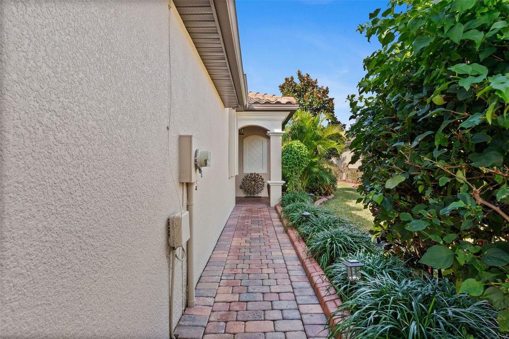 Image 3 of property listing at 20219 TESORO DRIVE, Venice, FL 34293