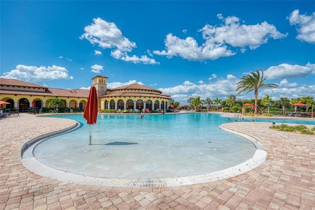 Image 73 of property listing at 20219 TESORO DRIVE, Venice, FL 34293