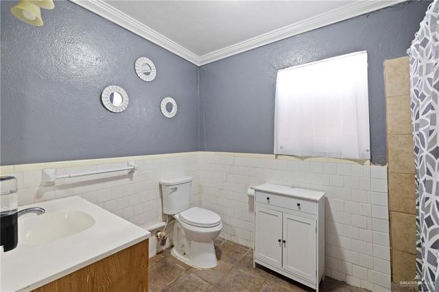 942 E Stenger Street, San Benito, TX 78586