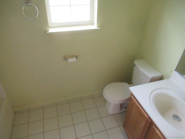 23 Marian Court, Warwick, NY 10990