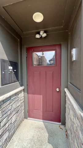 12 S 3rd Street B, St. Charles, IL 60174