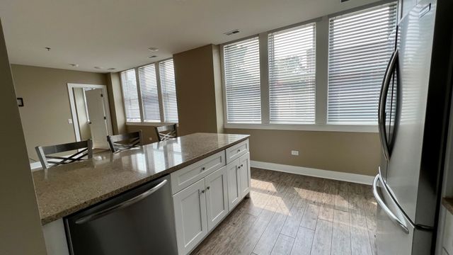 12 S 3rd Street B, St. Charles, IL 60174