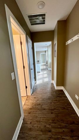 12 S 3rd Street B, St. Charles, IL 60174