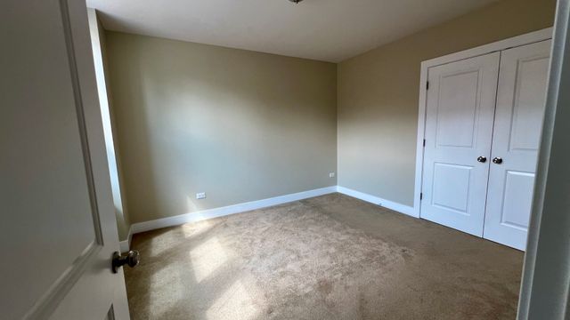 12 S 3rd Street B, St. Charles, IL 60174