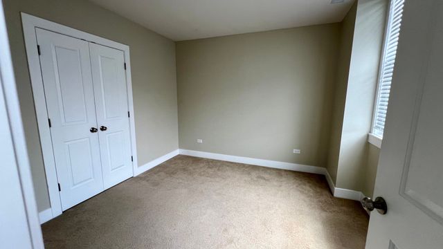 12 S 3rd Street B, St. Charles, IL 60174
