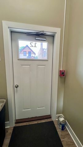 12 S 3rd Street B, St. Charles, IL 60174