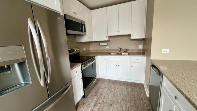 12 S 3rd Street B, St. Charles, IL 60174