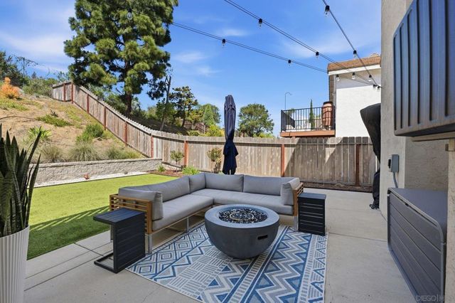 2323 Brookhaven Pass, Vista, CA 92081