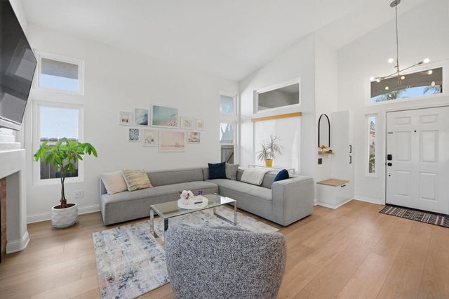 2323 Brookhaven Pass, Vista, CA 92081