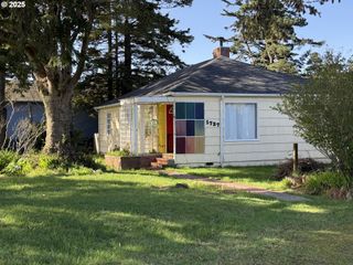 1737 OREGON St, Port Orford, OR 97465