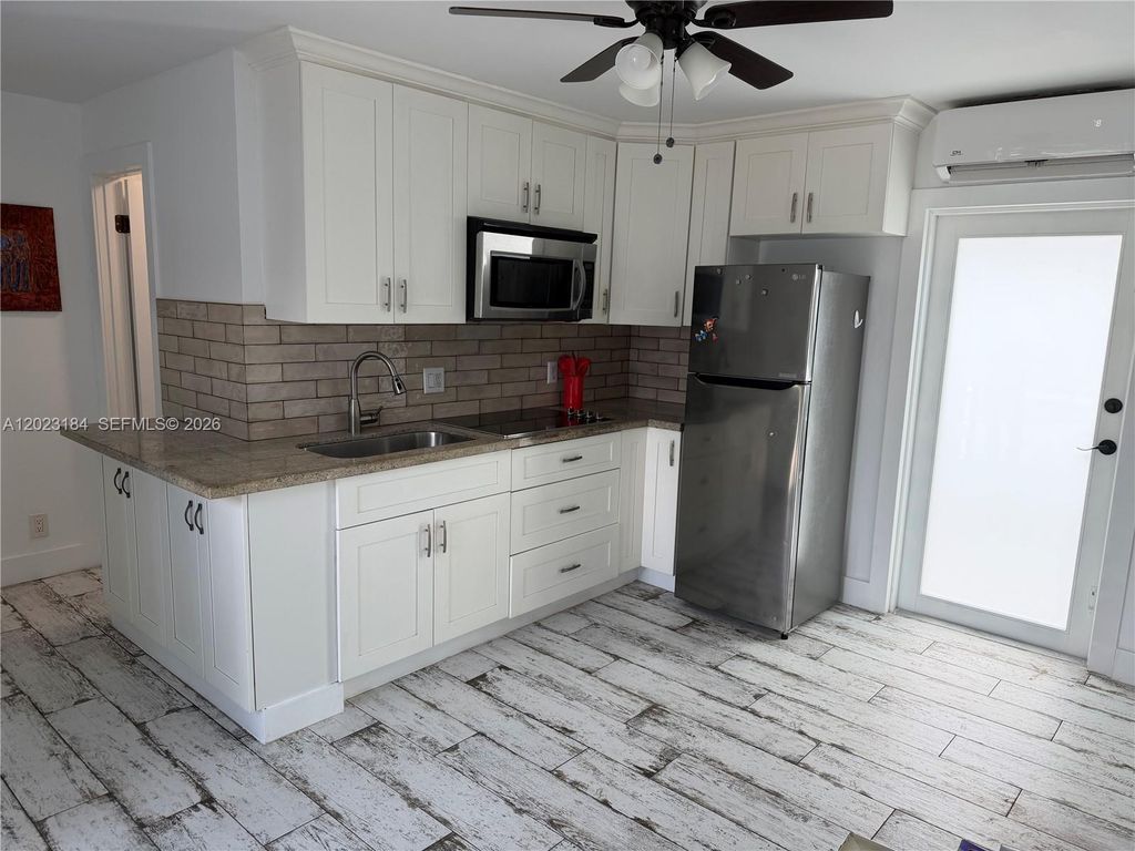 3837 NE 17th Ave, Pompano Beach, FL 33064