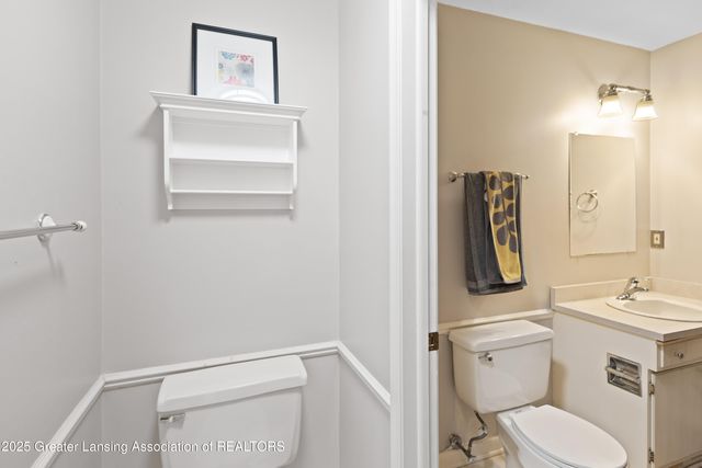 6165 E Innkeepers Court 76, East Lansing, MI 48823