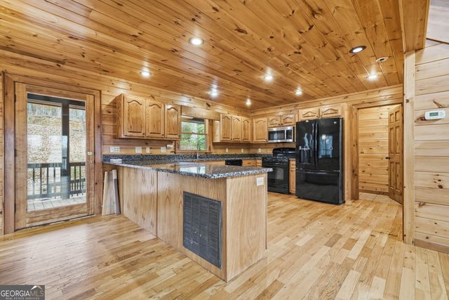 648 Stuart Mountain Road, Mineral Bluff, GA 30559