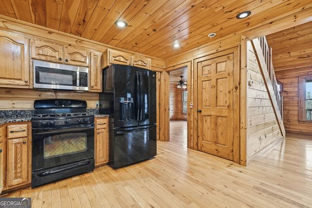 648 Stuart Mountain Road, Mineral Bluff, GA 30559