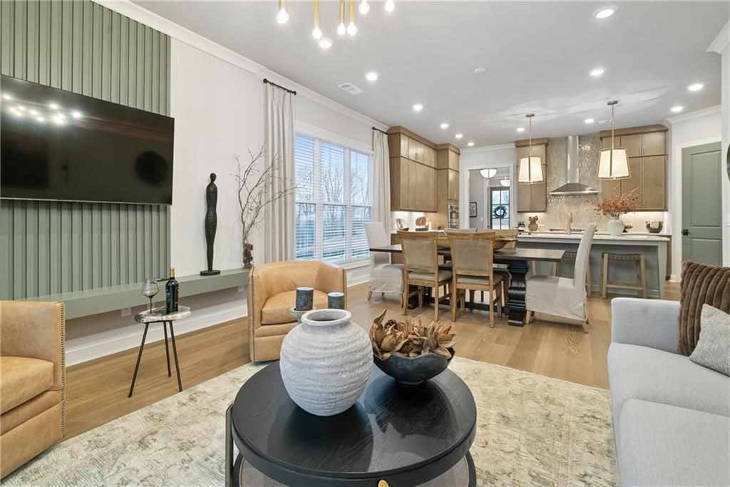 Image 12 of property listing at 649 Summitt Hill Way, Cumming, GA 30040