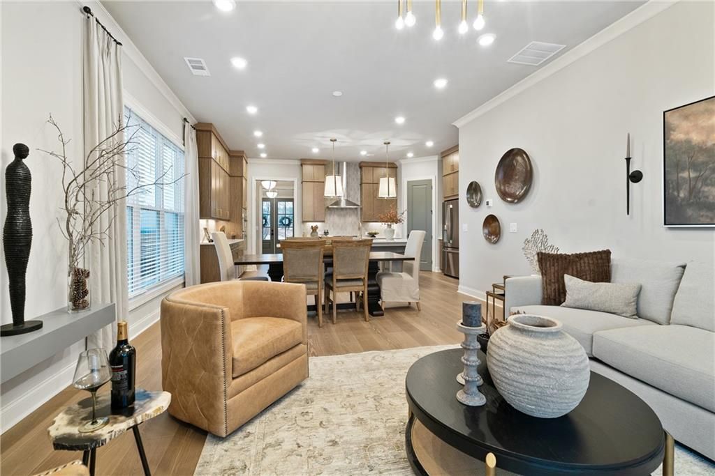 Image 13 of property listing at 649 Summitt Hill Way, Cumming, GA 30040