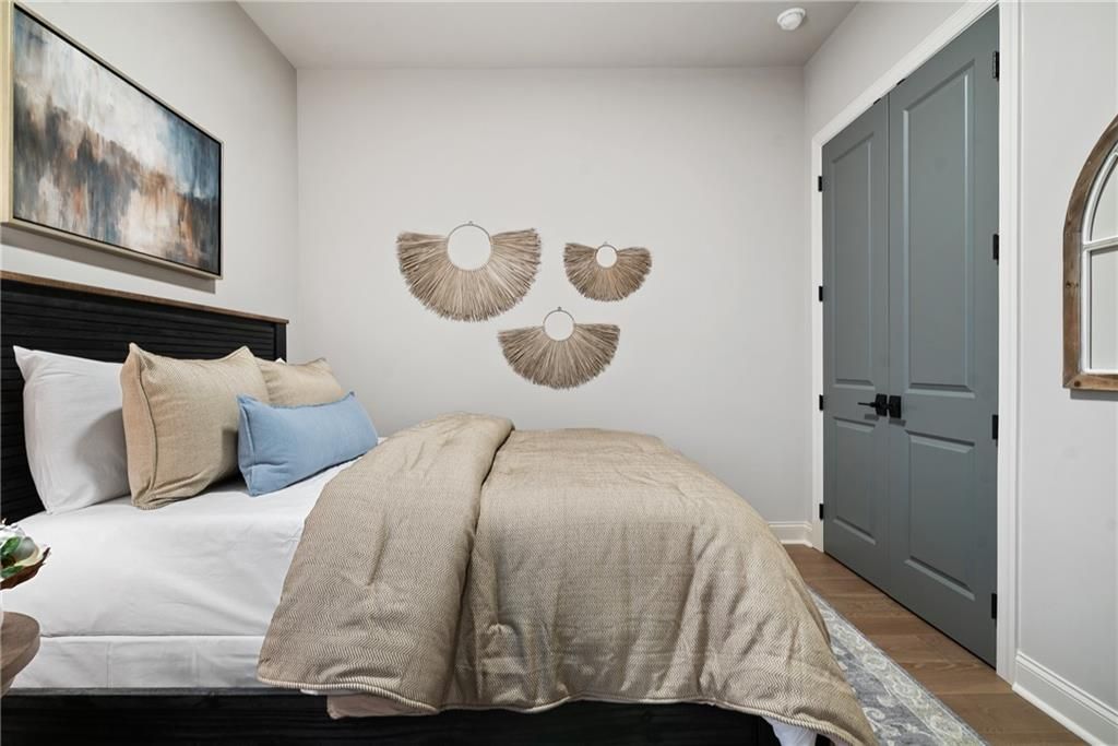 Image 15 of property listing at 649 Summitt Hill Way, Cumming, GA 30040