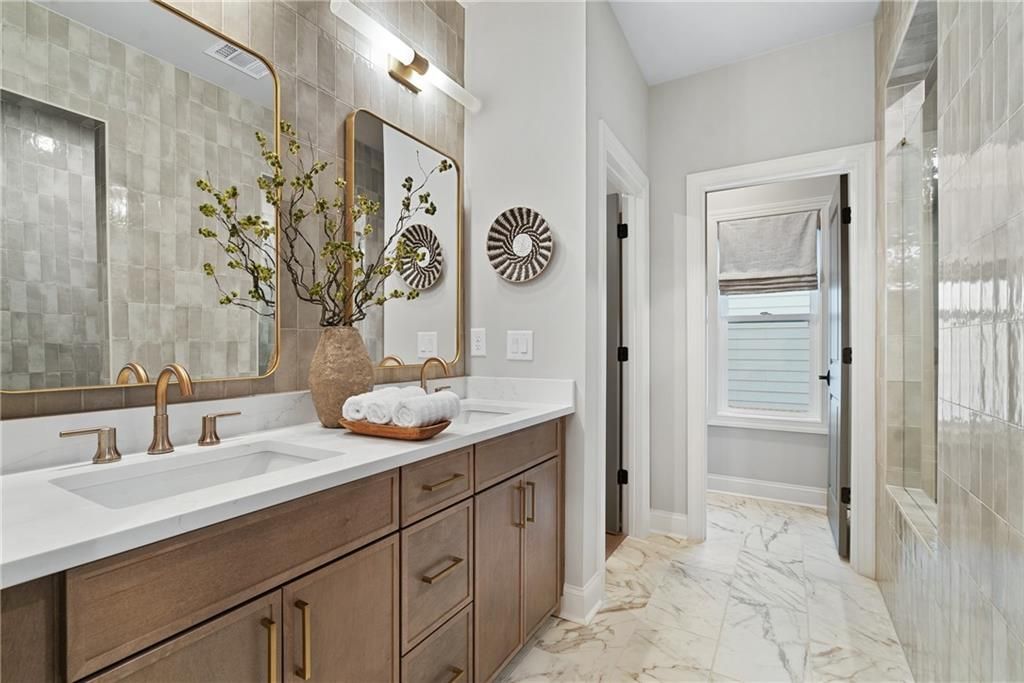 Image 25 of property listing at 649 Summitt Hill Way, Cumming, GA 30040