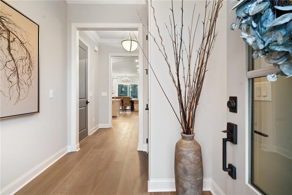 Image 4 of property listing at 649 Summitt Hill Way, Cumming, GA 30040