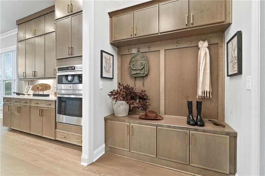 Image 5 of property listing at 649 Summitt Hill Way, Cumming, GA 30040