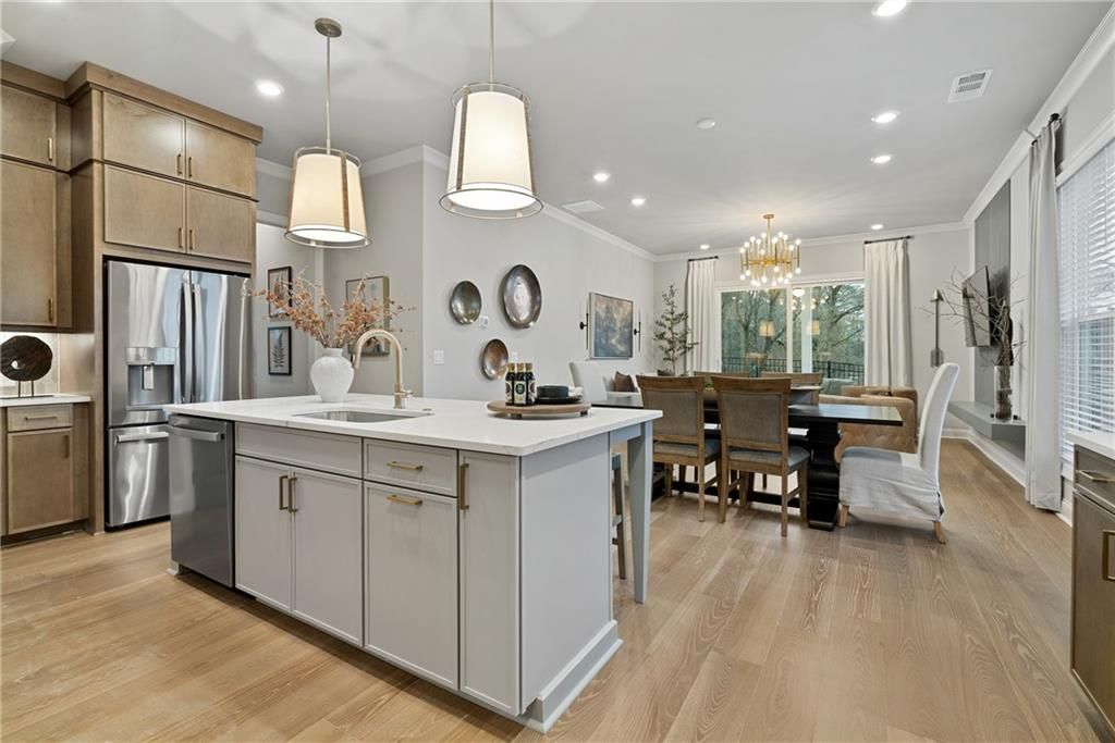 Image 7 of property listing at 649 Summitt Hill Way, Cumming, GA 30040