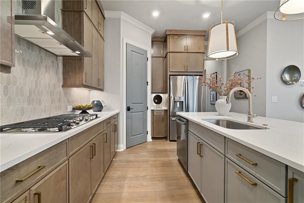 Image 8 of property listing at 649 Summitt Hill Way, Cumming, GA 30040